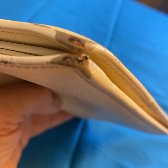 Chanel Folding Wallet in White - Picture 14 of 16